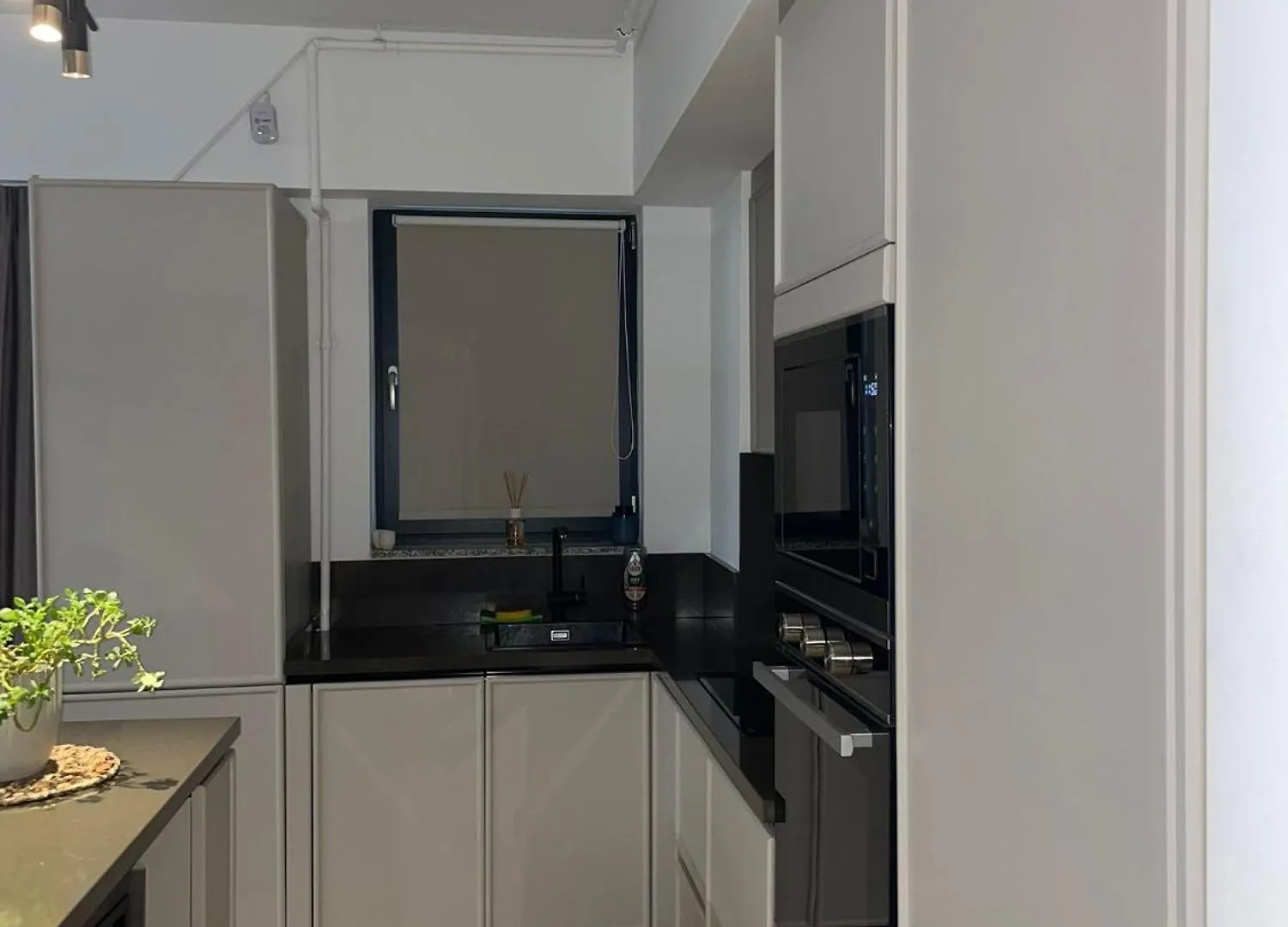 Fancy Apartment With 2Br Bucharest Romania