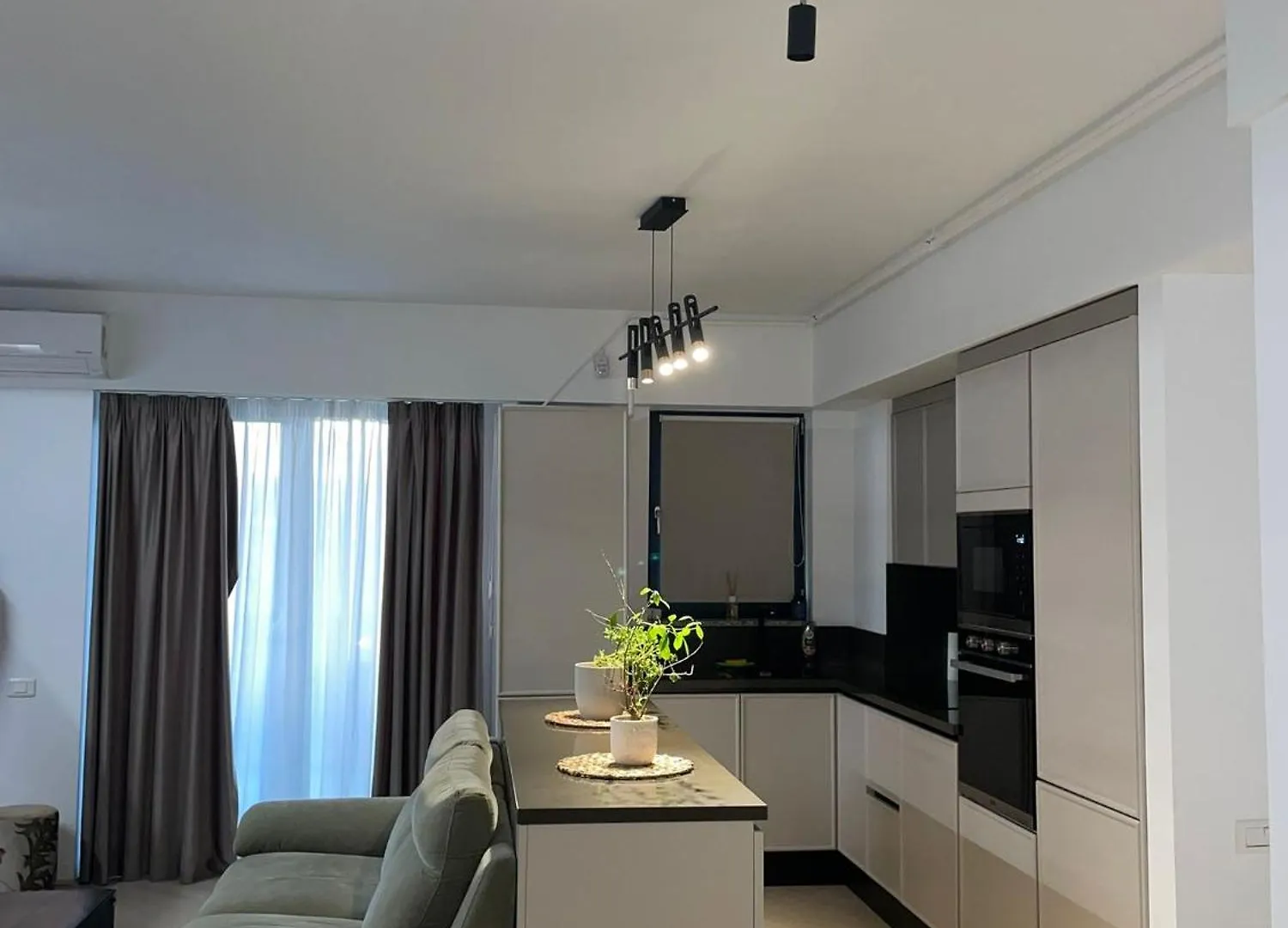 Fancy Apartment With 2Br Bucharest